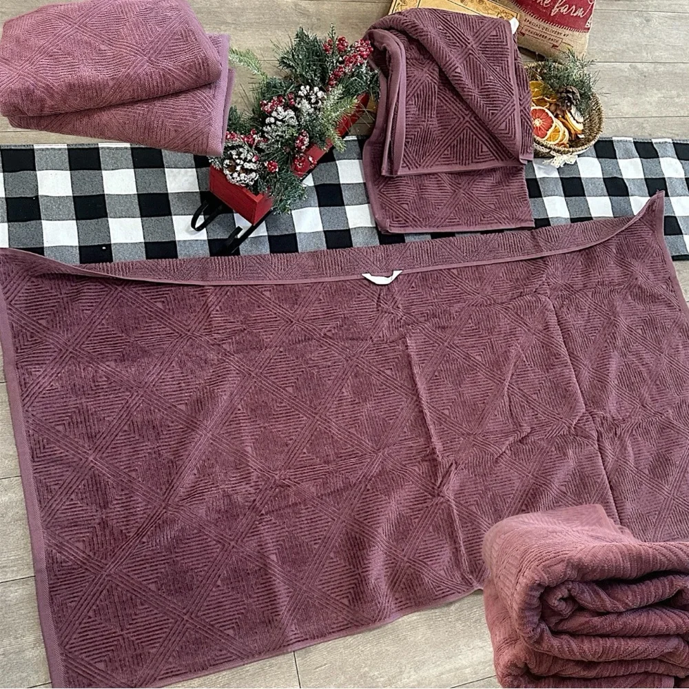 New Luxury LARGE Bath Towels Set of 2 Jacquard Cotton Luxe Lattice Hanging Mauve